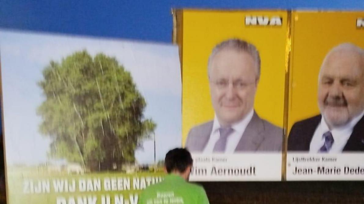 Boerenhart zette zelfs borden pal naast de verkiezingsborden van N-VA.