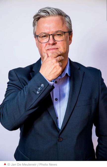 Carl Devos:  We zien een gestage daling van de populariteit van centrumpartijen en dat zal zich waarschijnlijk verderzetten.