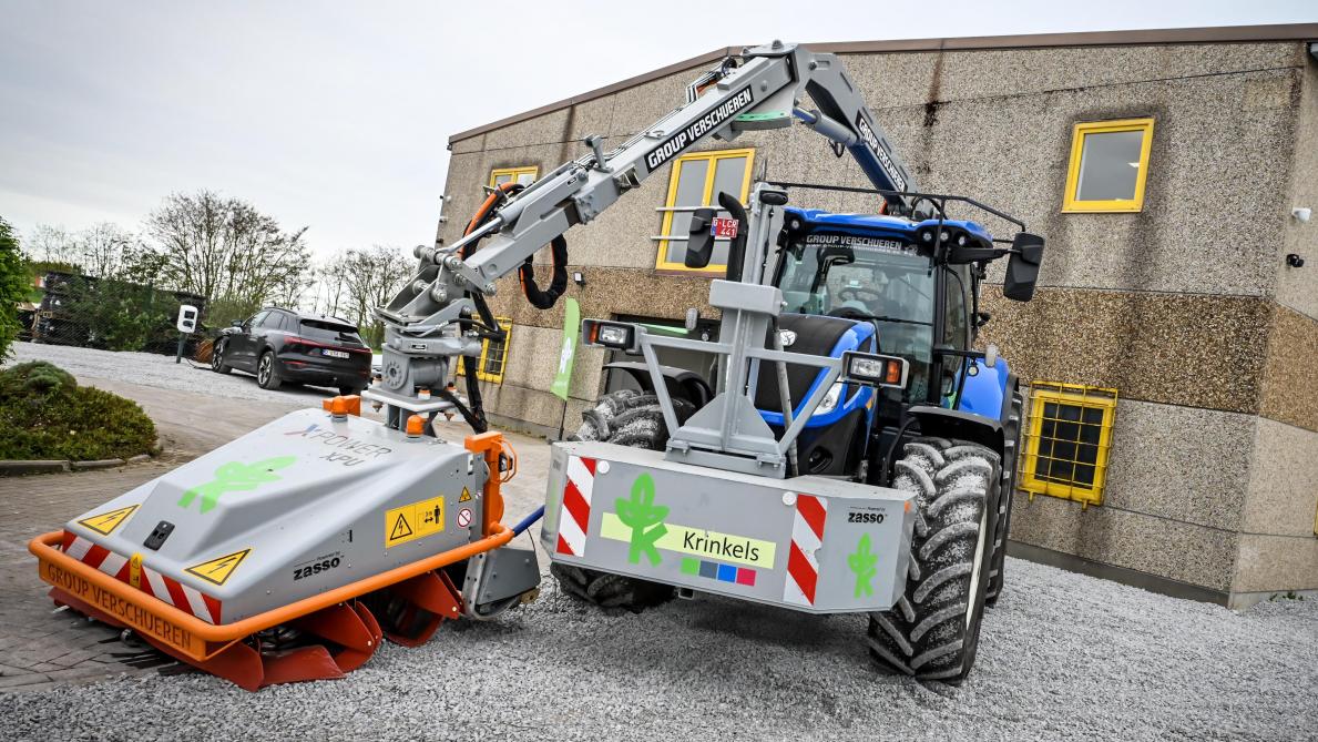 Recent investeerde Krinkels in een machine om onkruid elektrisch te bestrijden.