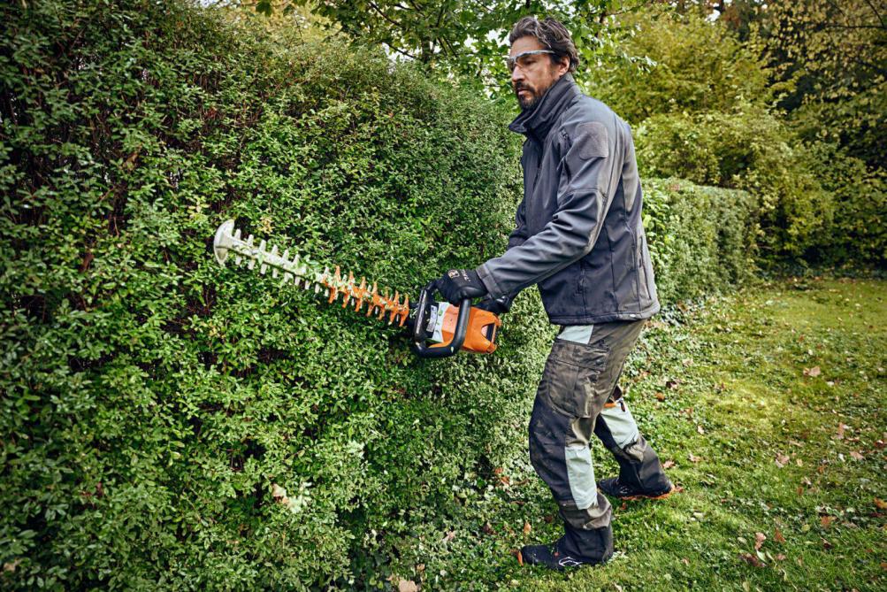 De heggenschaar is de eerste machine die Stihl van een accu voorzag.