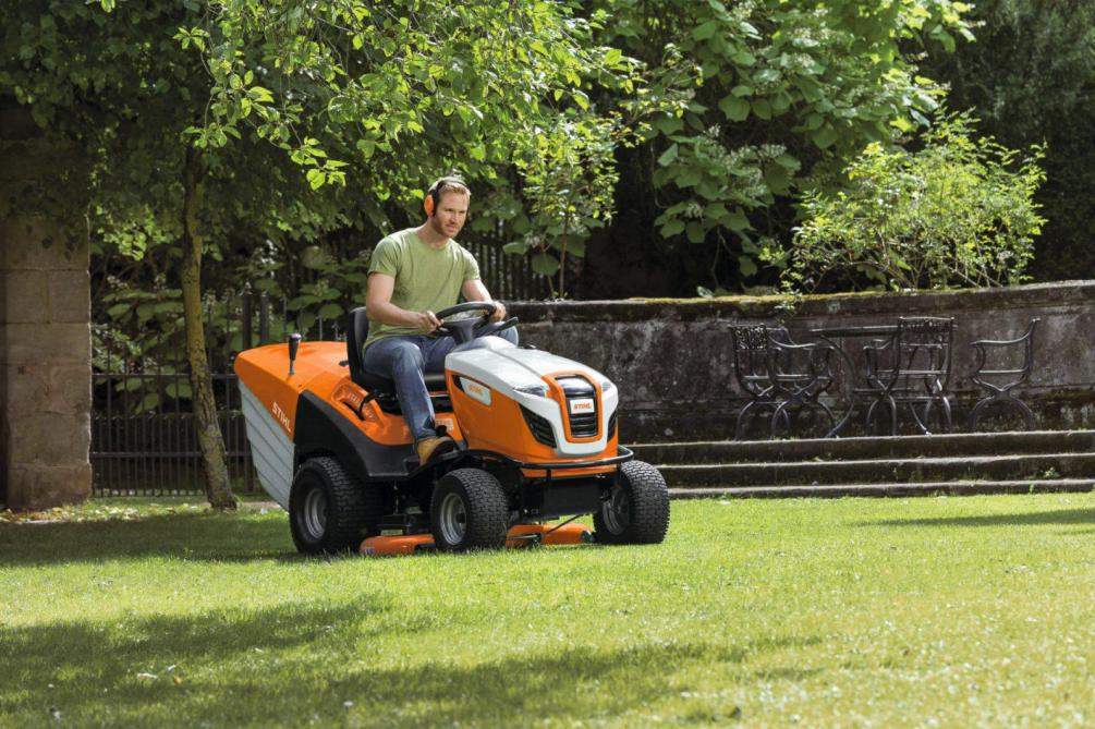 De Viking-producten zijn ondertussen met succes vermarkt onder de Stihl-merknaam en de Stihl-kleuren.