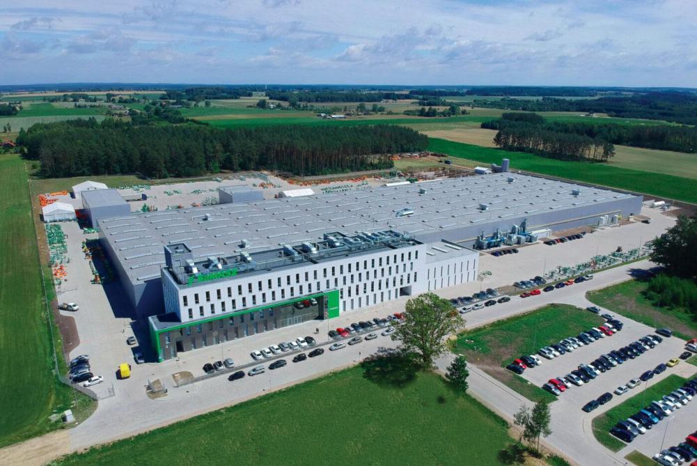 Luchtbeeld van de volledige productielocatie van Samasz de dag van vandaag.