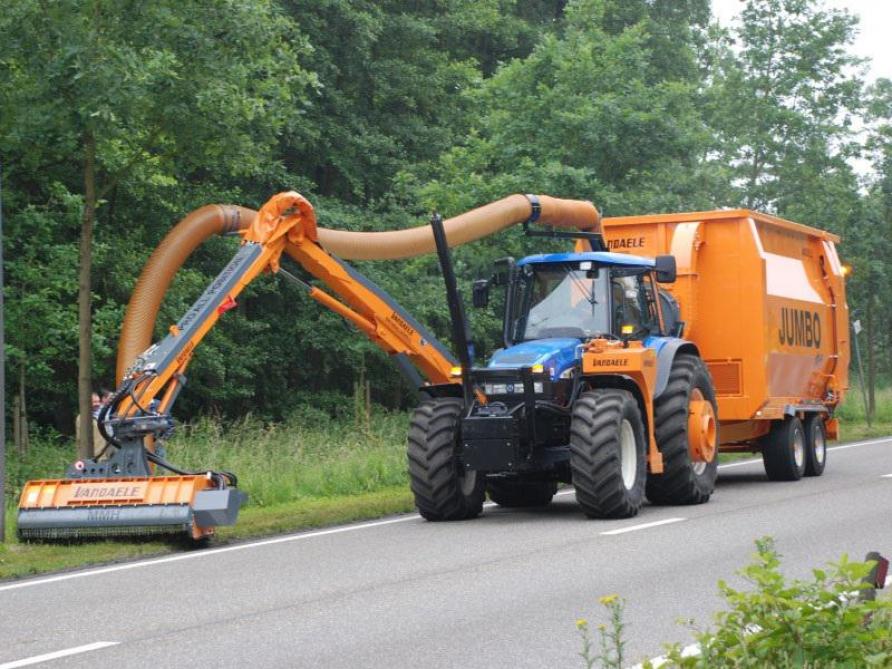 Langs onze wegen komen we vaak een maaicombinatie van Vandaele tegen.