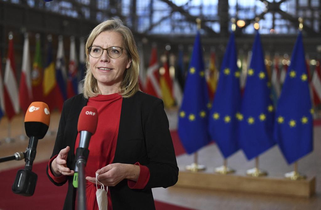 Dankzij de Oostenrijkse milieuminister Leonore Gewessler kon de Natuurherstelwet toch goedgekeurd worden.