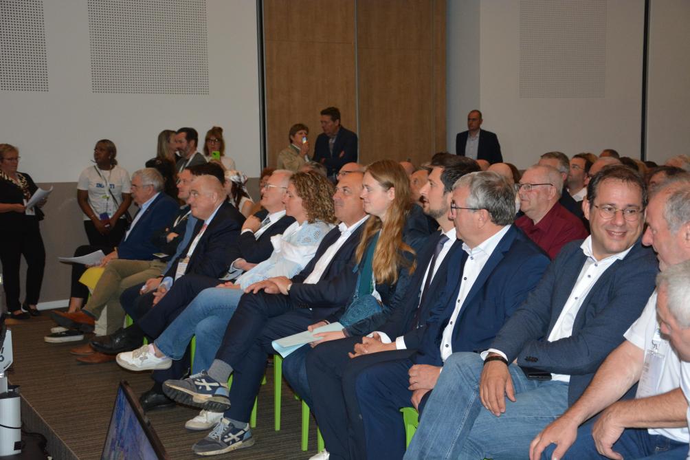 Heel wat Waalse politici zaten op de eerste rij tijdens de openingsceremonie.