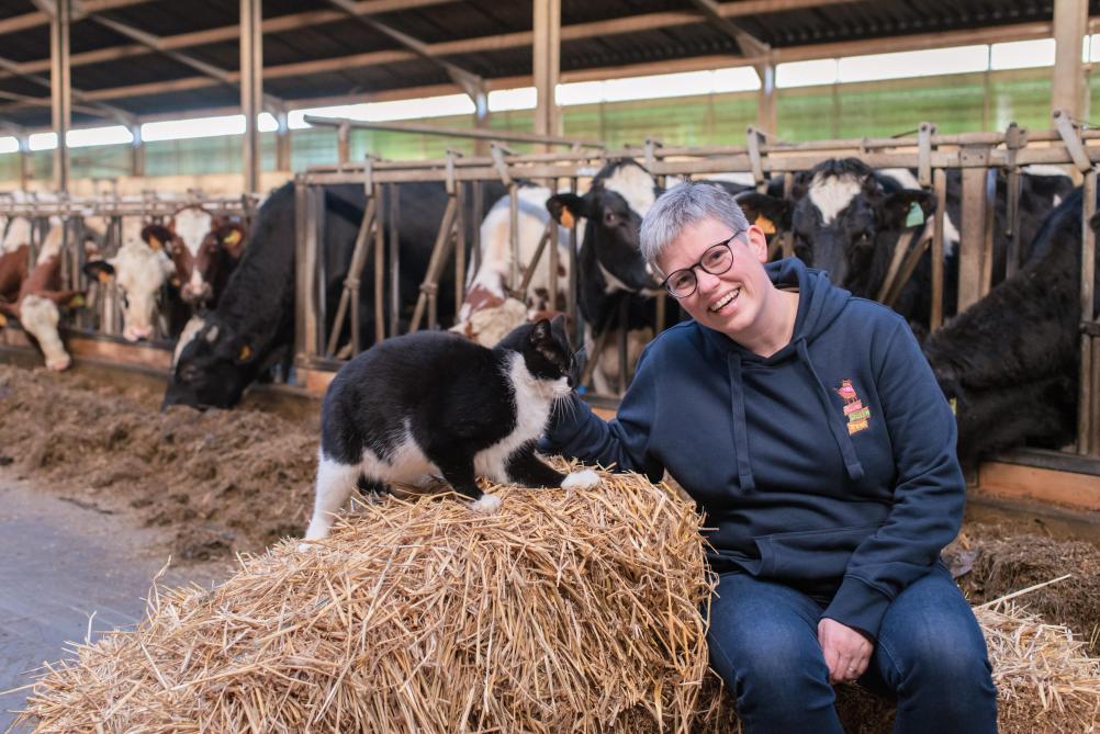 De familie Van Mol verwelkomt op diverse manieren bezoekers op het erf.