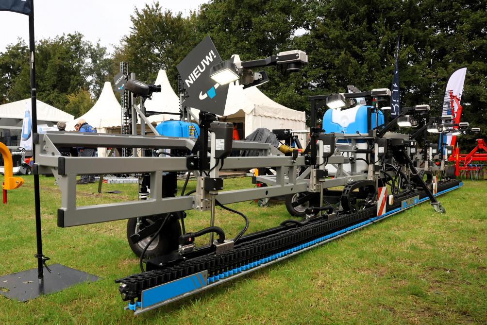 Prototype van de Rumex spotsprayer.