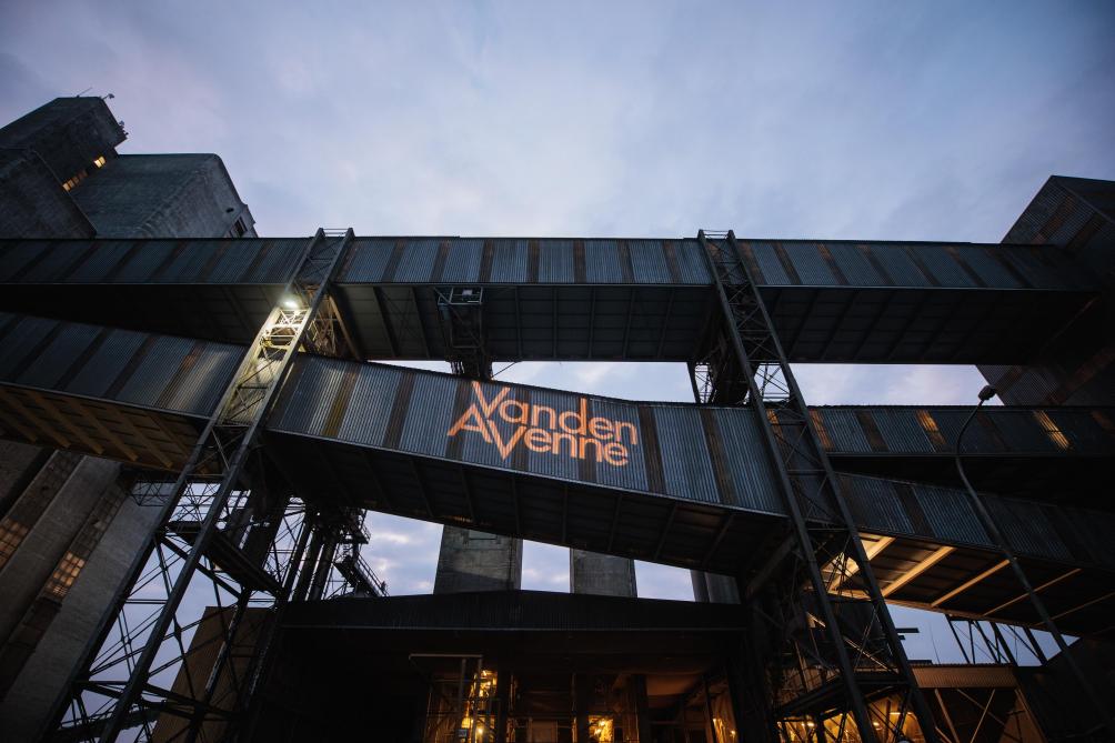 VandenAvenne heeft zowel klanten in de veevoeder- als voedingsindustrie en is mede-eigenaar van  2 bio-ethanolfabrieken in Gent en Rotterdam.