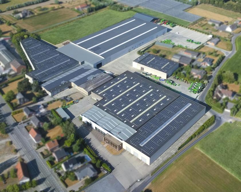 Luchtbeeld van de site van AVR in Roeselare.