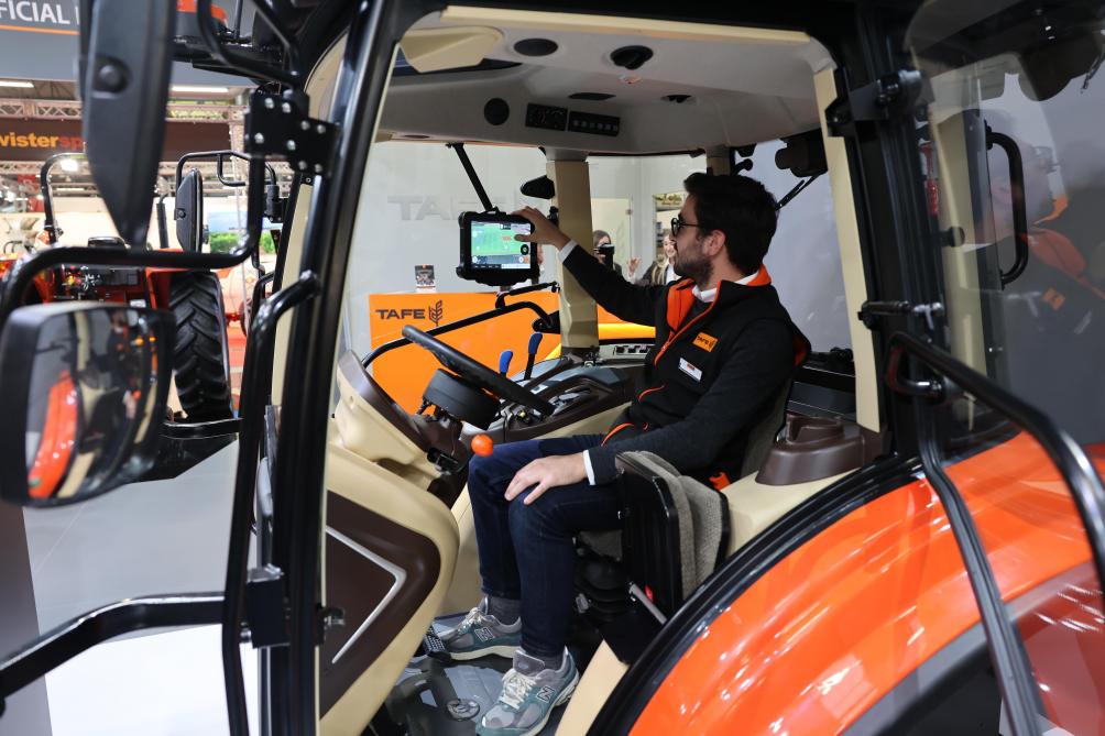 Tafe toonde op EIMA een eigen systeem voor precisielandbouw en connectiviteit.