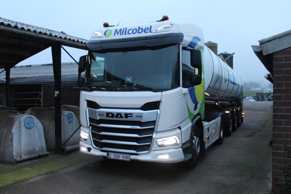 De chauffeurs met wagens die hij soms tegenkomt op smalle landwegen hebben niet altijd evenveel begrip als Tijs hen met de DAF van 44 ton voor de wielen rijdt, maar daar maakt hij zich al lang niet meer druk in.