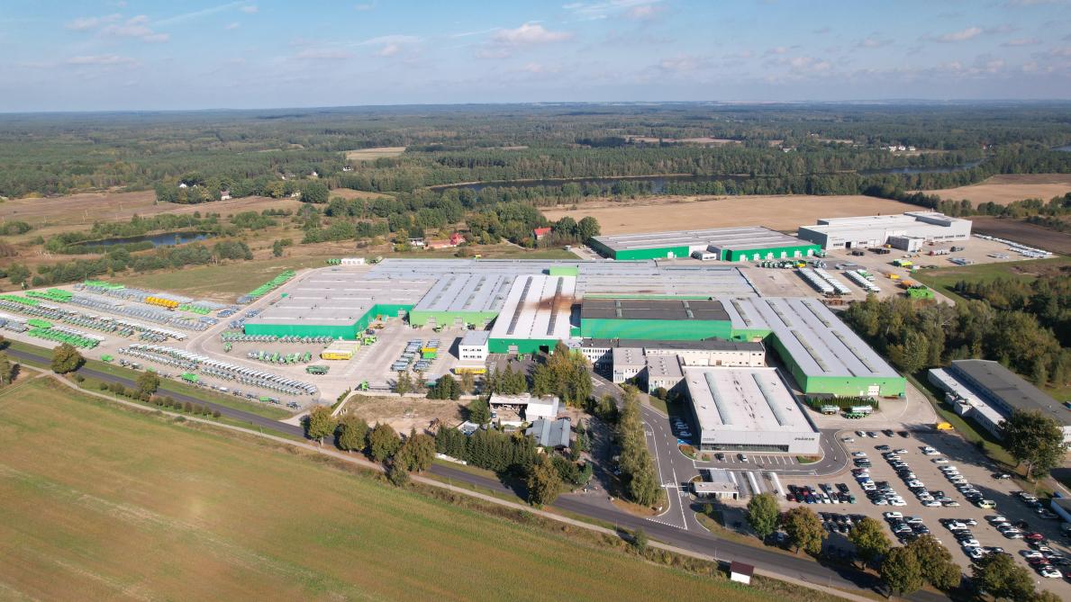 Luchtbeeld van de huidige omvang van Joskin Polska.