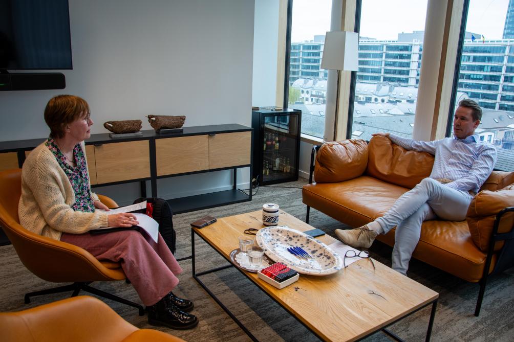 Om in onze basisbehoefte te voorzien, zijn onze landbouwers broodnodig. Vandaag onderkent iedereen dat , stelt minister Brouns meermaals tijdens het interview.