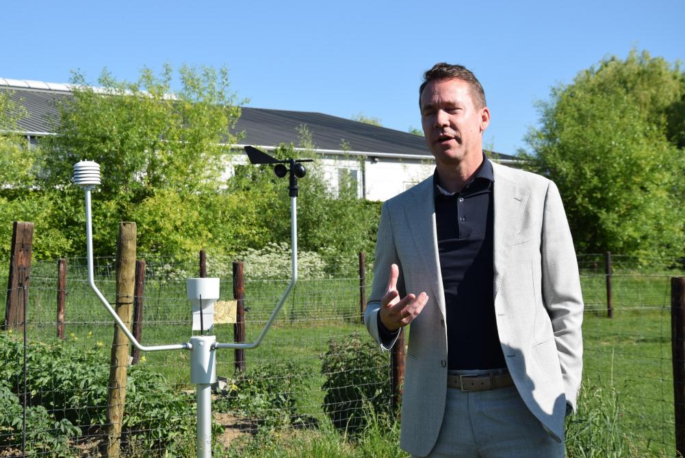 Minister Brouns is opgetogen over deze samenwerking:  Dit initiatief bewijst dat landbouw en natuur op het terrein goed kunnen samenwerken.