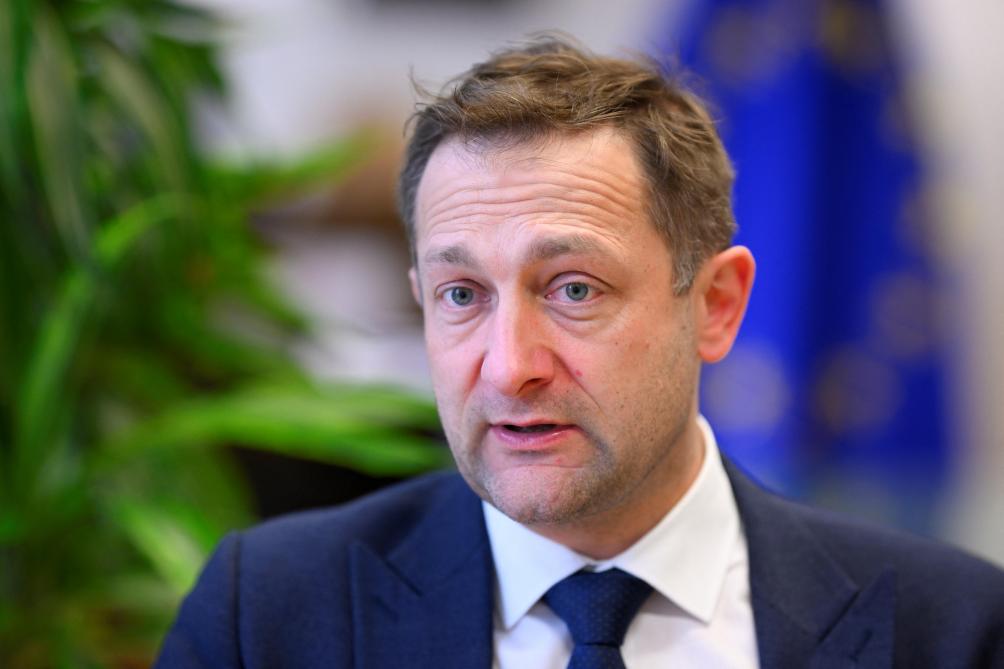 Slechts 20 tot 30% van de klimaatgerelateerde verliezen wordt verzekerd, zegt Europees commissaris Christophe Hansen.