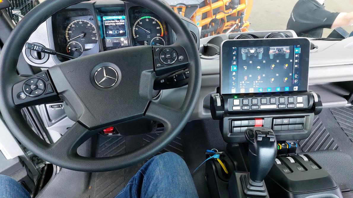 Het Uni-Touch is een nieuw bedieningsconcept voor de Unimog.