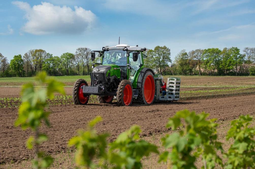 Naast een smalspoorversie is er ook een ‘bredere’ variant beschikbaar voor de landbouwsector.