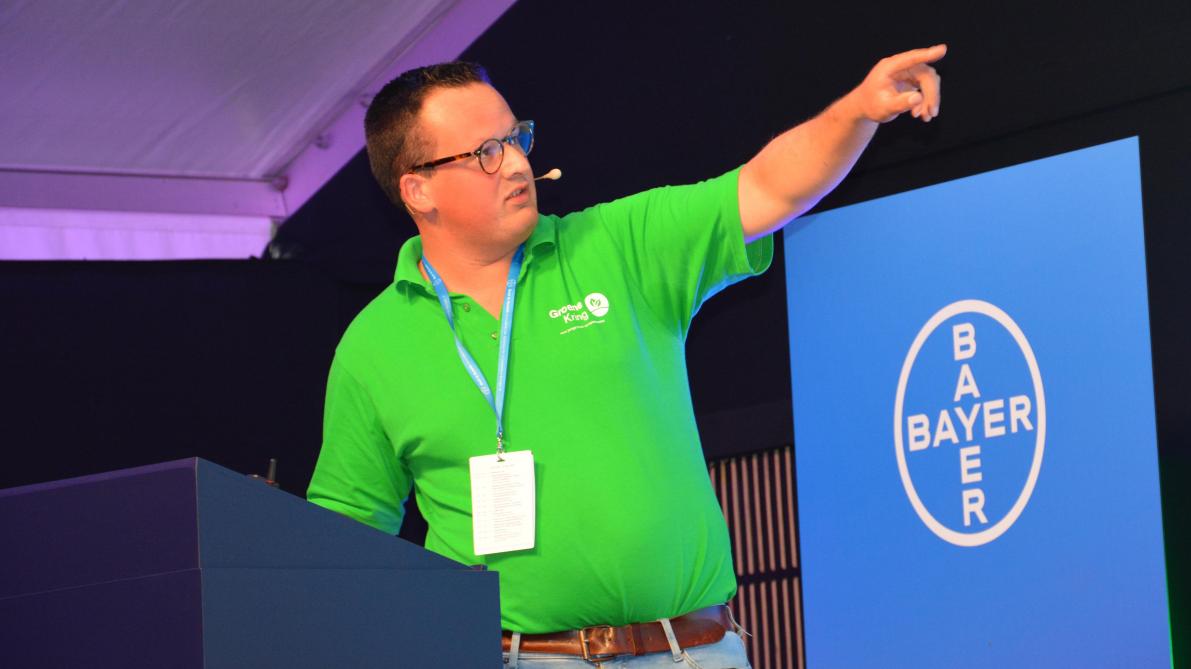 Willem Derynck, glasgroenteteler uit Ardooie en ondervoorzitter van Groene Kring, brak een lans voor de jonge boeren in Europa.