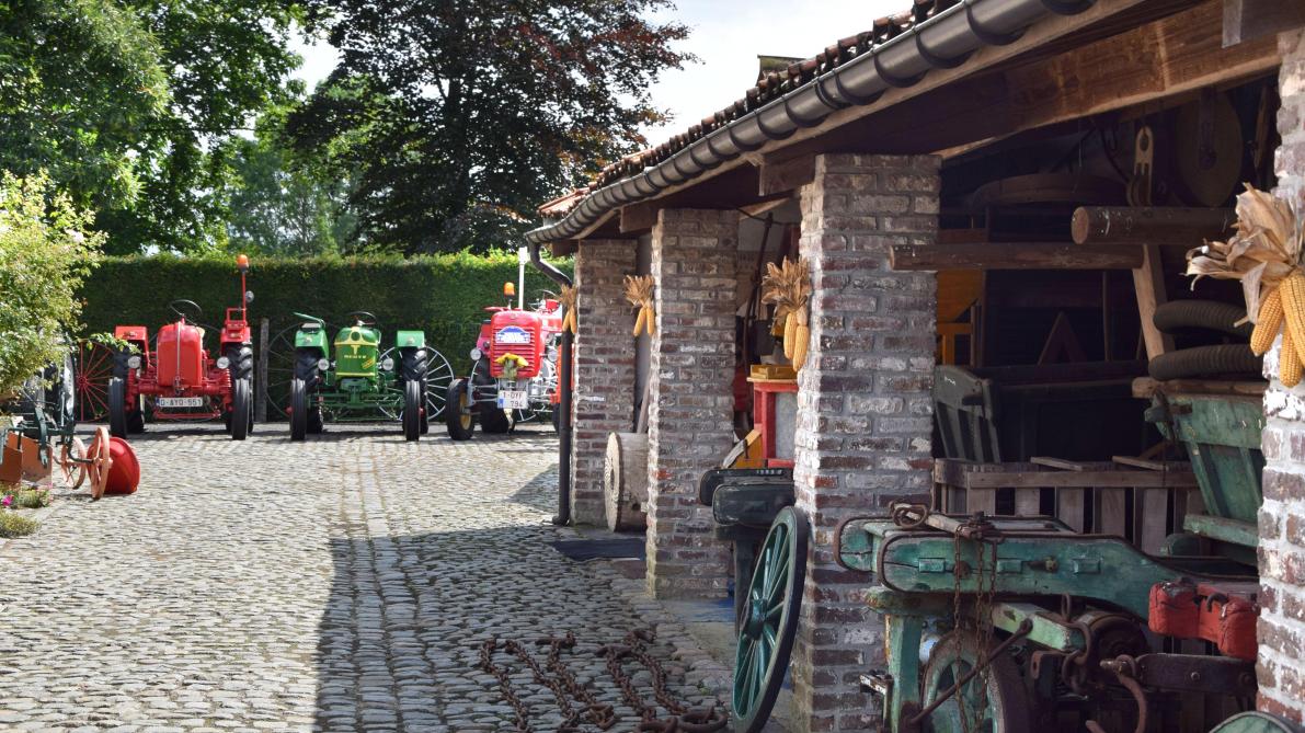 De Smoufelbeekhoeve combineert roerend en onroerend erfgoed.