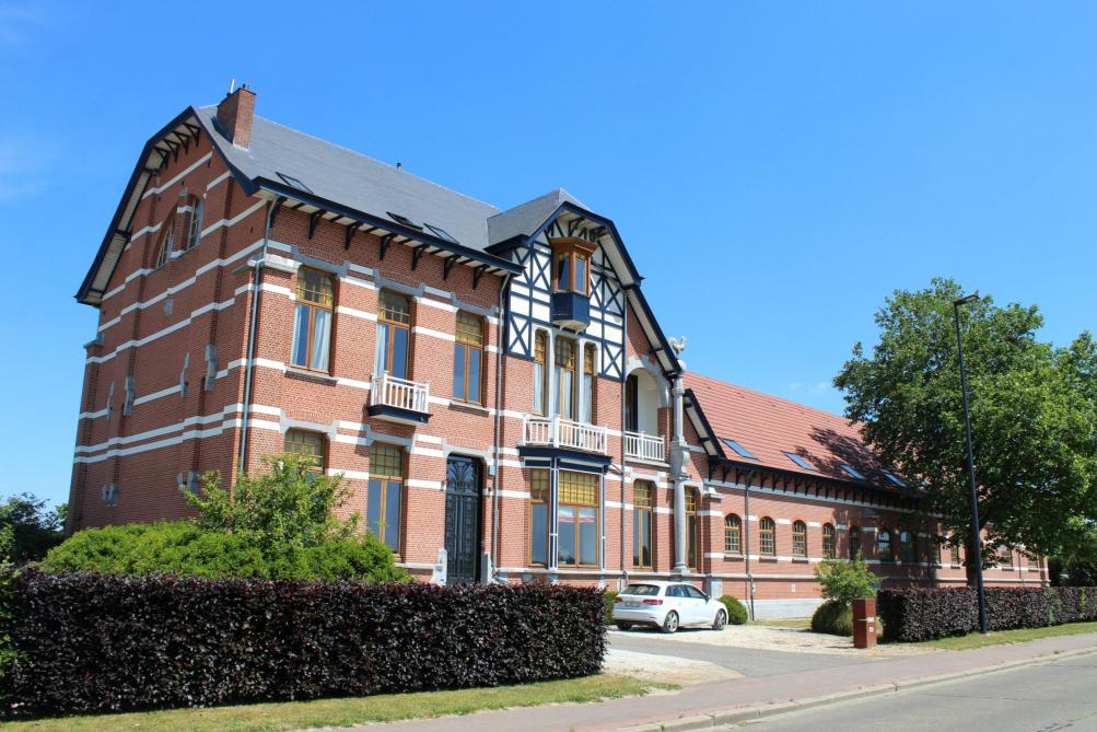 De mogelijkheid van een zonevreemde functiewijziging wordt veelal aangegrepen om een landbouwwoning of -bedrijf in agrarisch gebied om te vormen naar een residentiële woning.