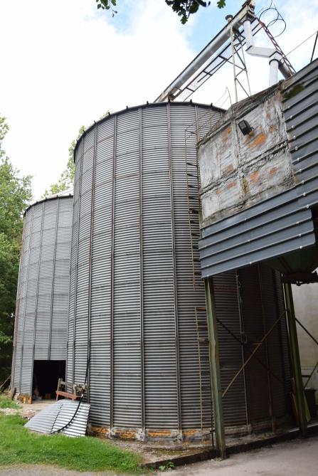 De erfgoedsite omvat ook de silo’s.