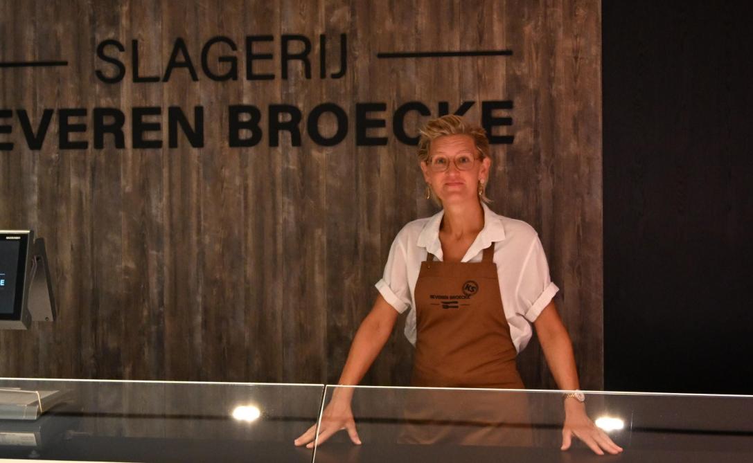 Elke Dierickx hoort bij de club die zijn schouders zet onder Boerke Waas Gekookt Spek.