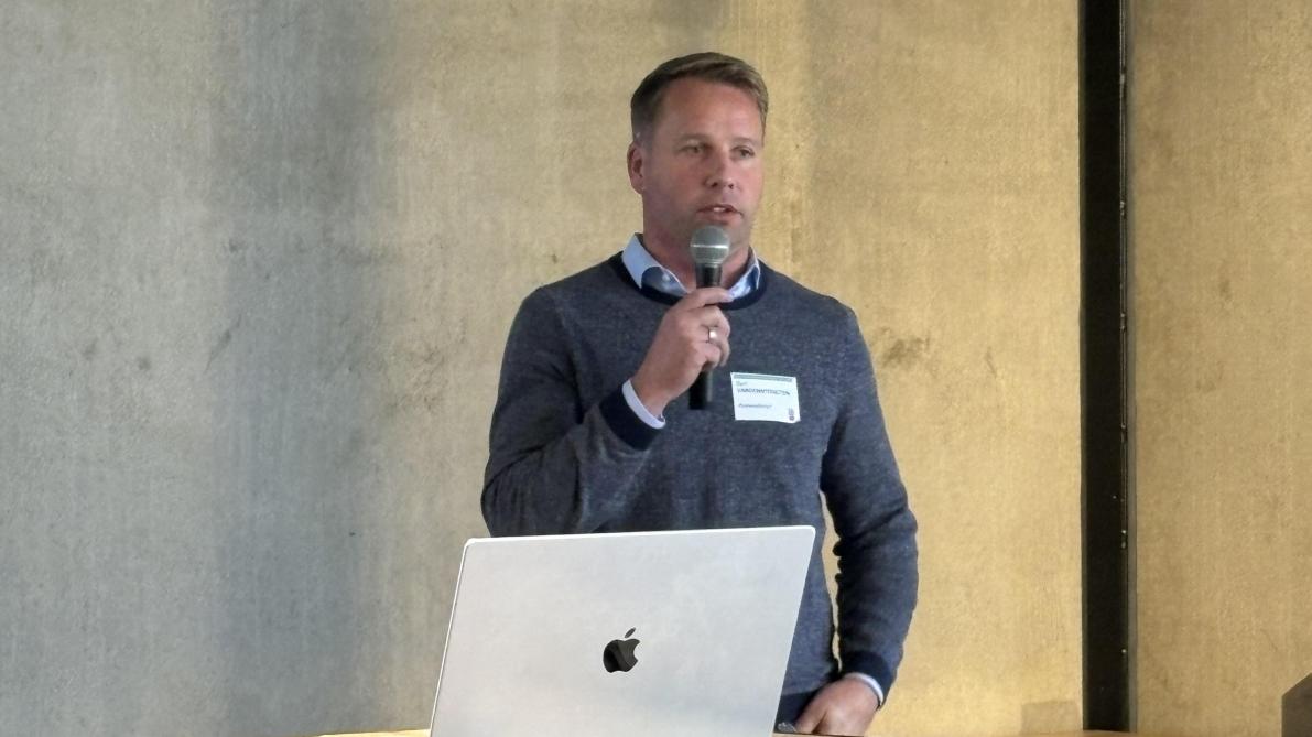 “Zowel in de melkstal, als op het veld staat duurzaamheid bij ons centraal”, vertelt Bart Vanderstraeten.