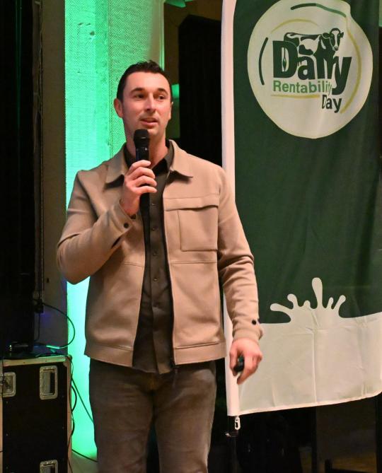 Niels Achten pleit voor open communicatie bij een familiale overname.