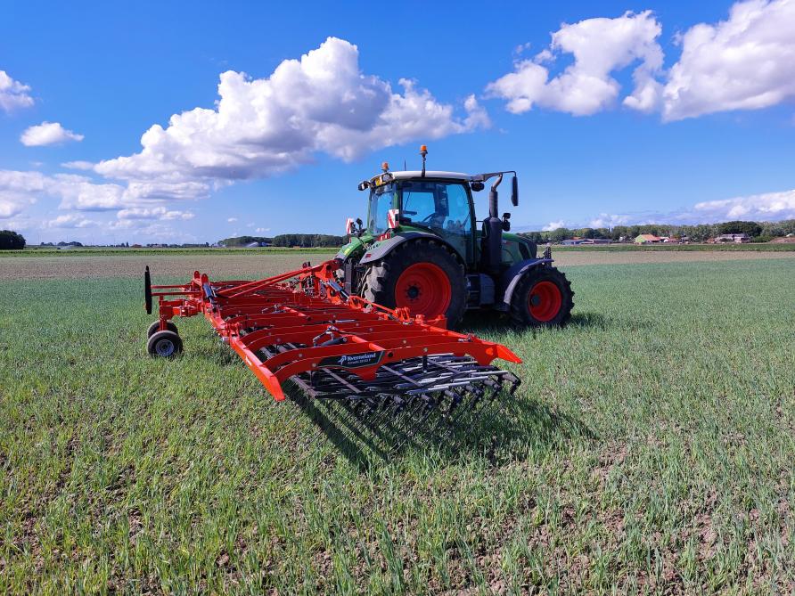 Kverneland komt met een nieuwe wiedeg.