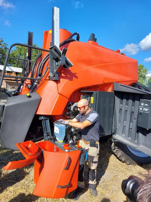 Kverneland introduceert nieuwe technologie op veldspuiten, zoals het CTS-systeem.