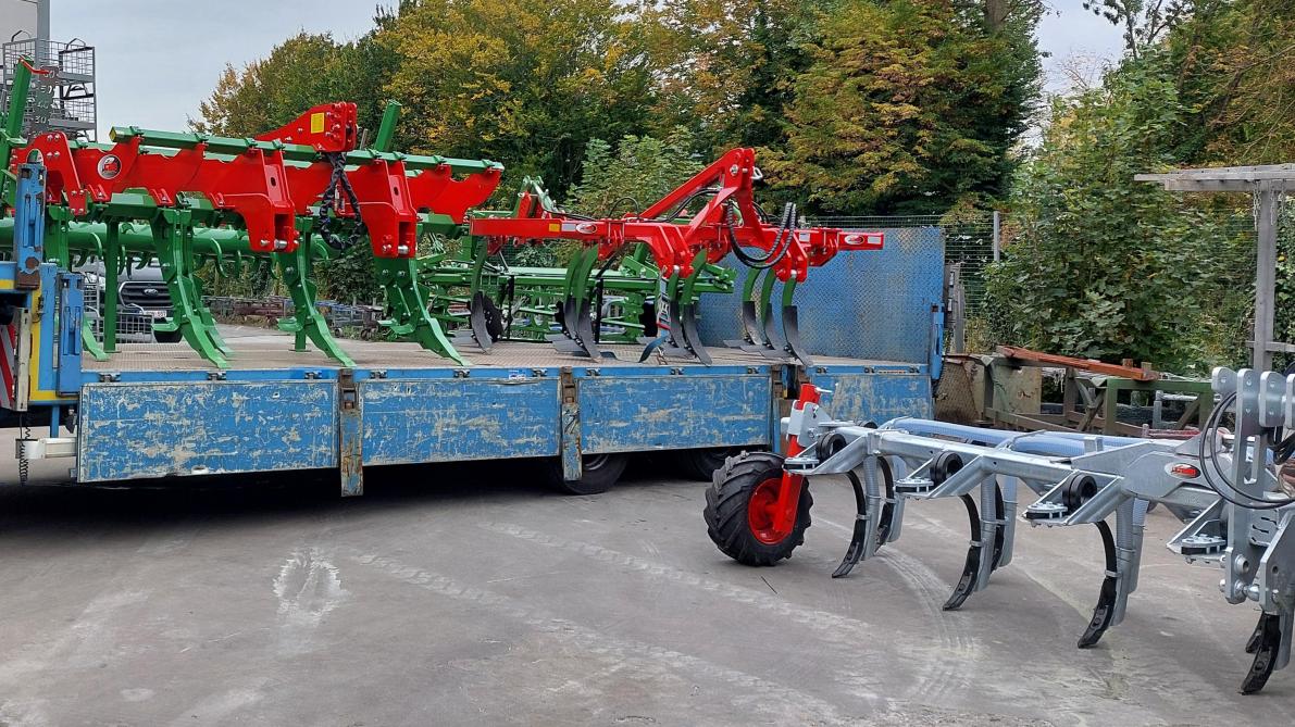 Steeno is bekend als ploegenbouwer, maar heeft daarnaast ook een gamma voor niet-kerende grondbewerking, diepwoelers en mestinjecteurs.