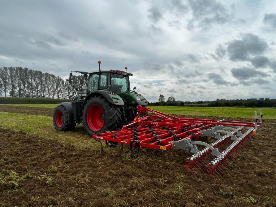 Met een Güttler-precisiecultivator kreeg akkerbouwer Jonas Lemaire uit Lennik het Italiaans raaigras op zijn veld klein.