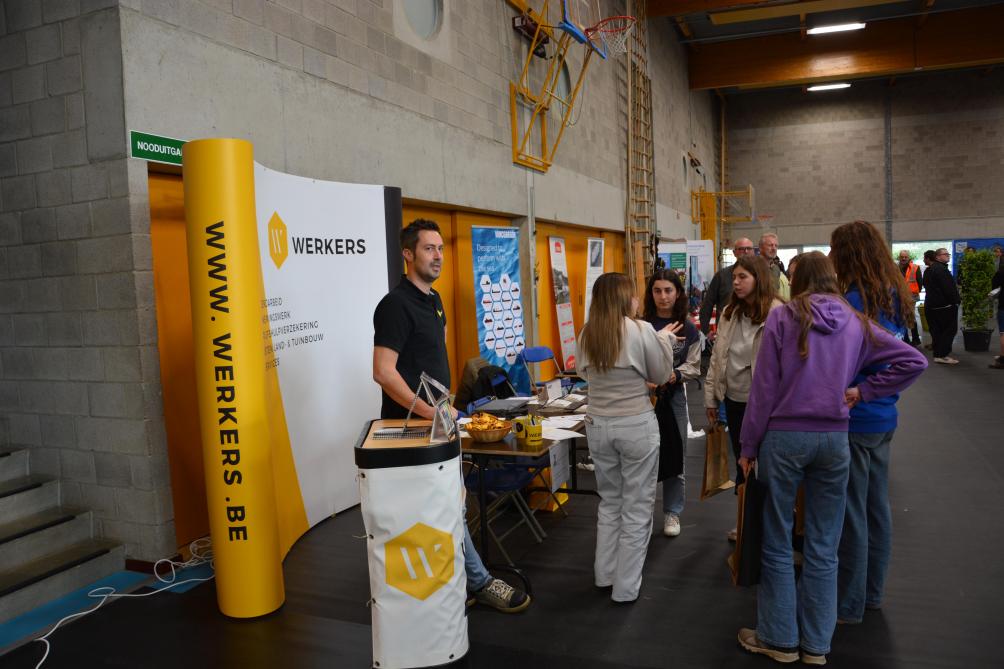 Op haar jaarlijkse jobbeurs maakten PITO-leerlingen uit het 5de, 6de en 7de jaar kennis met een gevarieerd aanbod aan loopbaanmogelijkheden bij 51 werkgevers.