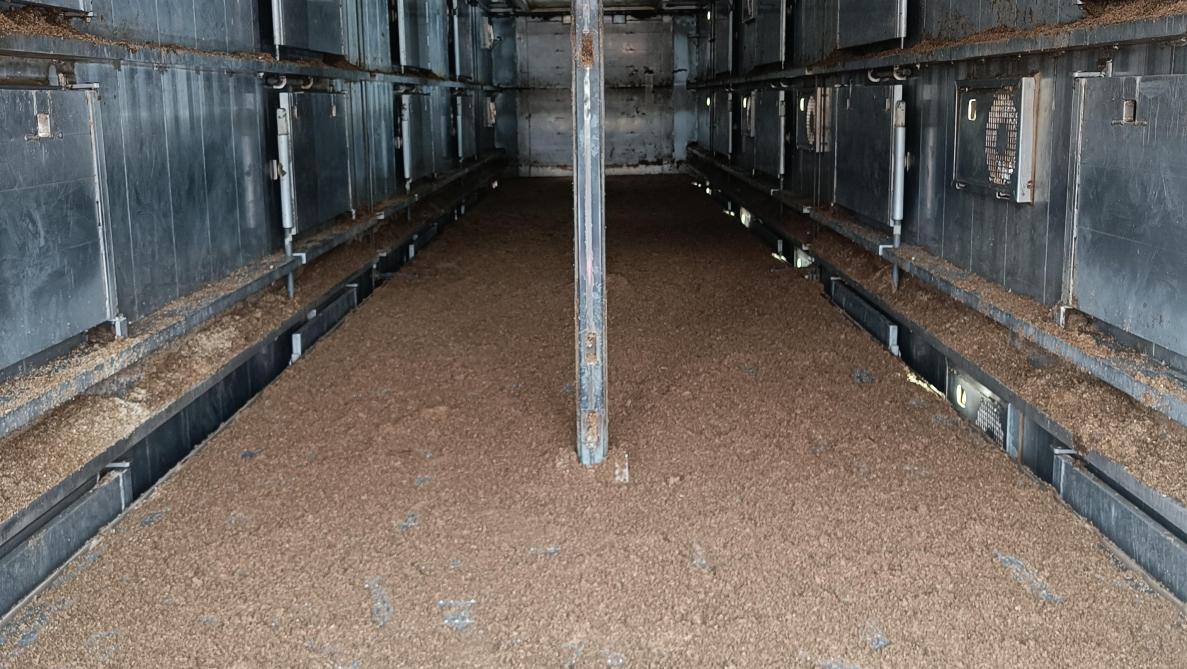 De laadruimte voor reiniging en ontsmetting.