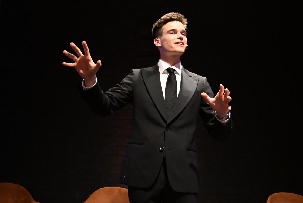 Illusionist Jonas De Bruyn.