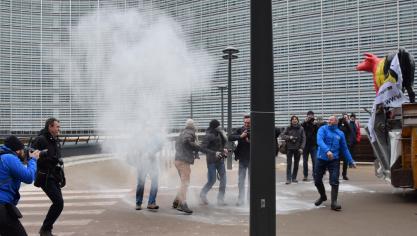 “Als een dreigende wolk hangt de interventievoorraad melkpoeder Europa en Afrika boven het hoofd”, vindt EMB.