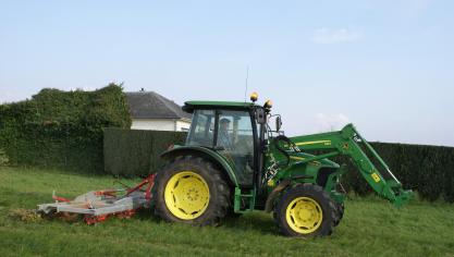 Het resultaat na een sleepbeurt is een geoptimaliseerde weide, waar het gras aan groeikracht wint.
