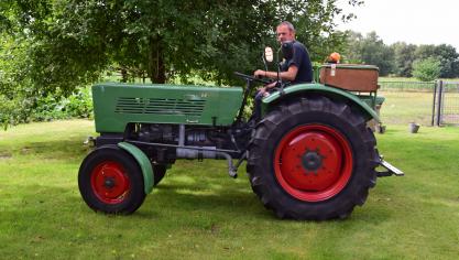 Peter Vanderheyden, 52 jaar en vrachtwagenchauffeur van beroep, trok met zijn Fendt het land uit,  naar Ibiza.