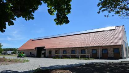 Alles in en rond het nieuwe complex ademt rust en ‘paardige’ aanpak uit.