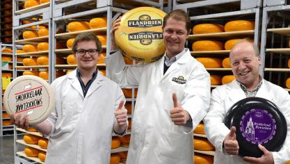 Thijs Dewicke (De Moerenaar Veurne), Jan Desmet (Flandrien Kaas Wervik) en Johan Deweer (Kaasboerderij ’t Groendal Roeselare)
