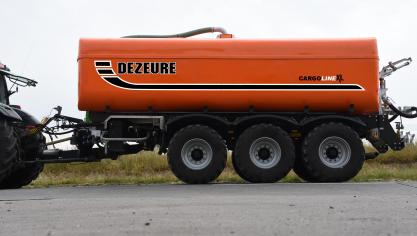 Dezeure biedt nu ook drijfmesttanken in polyester aan.