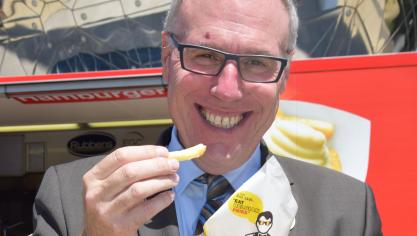 Ik verwacht dat het areaal Bintje volgend jaar nog klappen zal krijgen, maar Bintje zal niet gauw verdwijnen. Frituristen  zweren bij Bintje , weet Romain Cools.