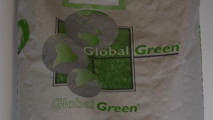 Om in te spelen op de  waterproblematiek in het voorjaar komt Global Green Seeds nu met ‘Rain-Seed-Dry’ (graszaad gemengd met waterabsorbeerders) en met  ‘Dry Solution Mix’  (waterophoudende korrels).