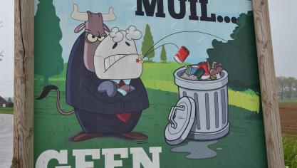 Jaarlijks sterven koeien door  zwerfafval.