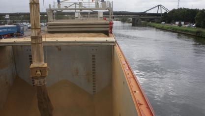 Ggo-vrije voeders brengen een belangrijke meerkost met zich mee, en ‘contaminatie’ via transport  met niet ggo-vrij voeder is bijna onvermijdelijk.