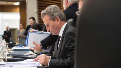 Eurocommissaris voor begrotingszaken Günther Oettinger moet vanwege Brexit bezuinigen.