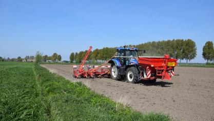 De arealen aardappelen, bieten, graan, groenten lijken erop achteruit te gaan. Het areaal maïs (vooral korrelmaïs) en oliehoudende zaden neemt dan weer toe.