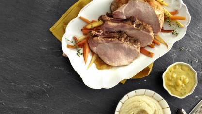 2018-11-30 Varkenskroontje met pickles saus en geroosterde groenten