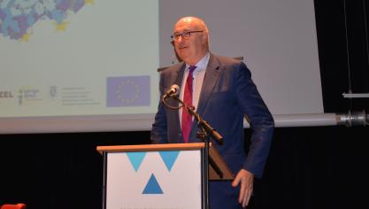 Eurocommissaris Phil Hogan stelt met tegenzin voor in het GLB te snijden. Een coalitie gesteund door Frankrijk en Duitsland wil dit nu dwarsbomen.