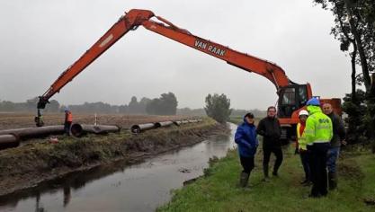 2 oktober 2018: Gedeputeerde Rik Röttger en Schepen Helmut Jaspers (Essen) bij start provinciale werken aan de Kleine Aa.